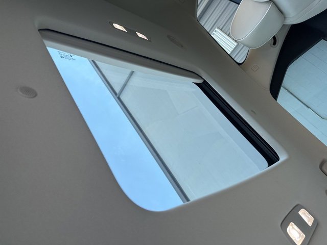 Used 2022 Buick Enclave Avenir w/ Avenir Technology Package image 14