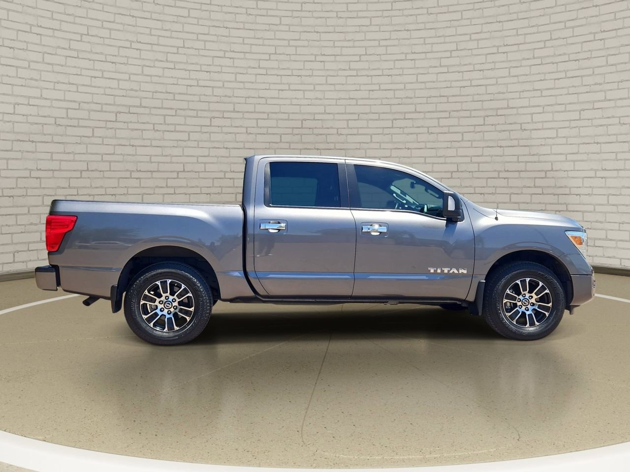 Certified 2021 Nissan Titan SV w/ SV Convenience Package AWD/4WD image 4