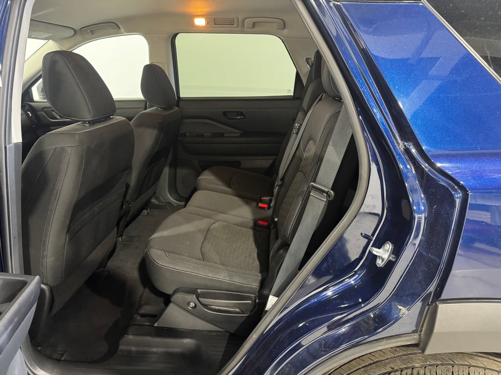 Used 2025 Nissan Pathfinder SV AWD/4WD image 20