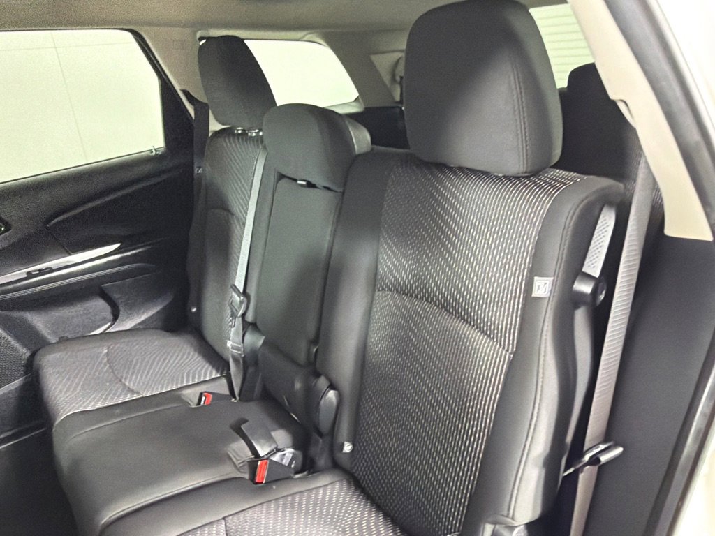 Used 2020 Dodge Journey SE w/ SE Popular Equipment Group FWD image 18
