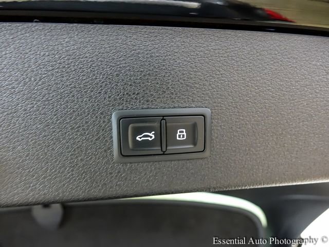 Used 2021 Audi e-tron Prestige w/ Prestige Package image 24