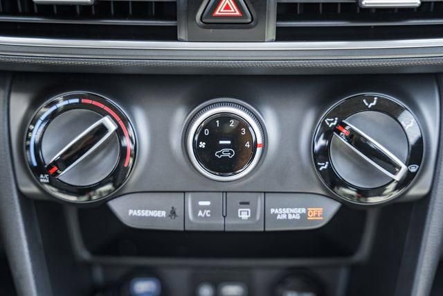 Used 2021 Hyundai Kona SE w/ Cargo Package image 21