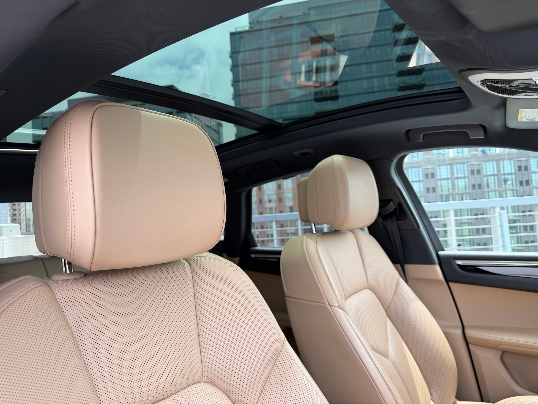 Certified 2023 Porsche Macan AWD/4WD image 13