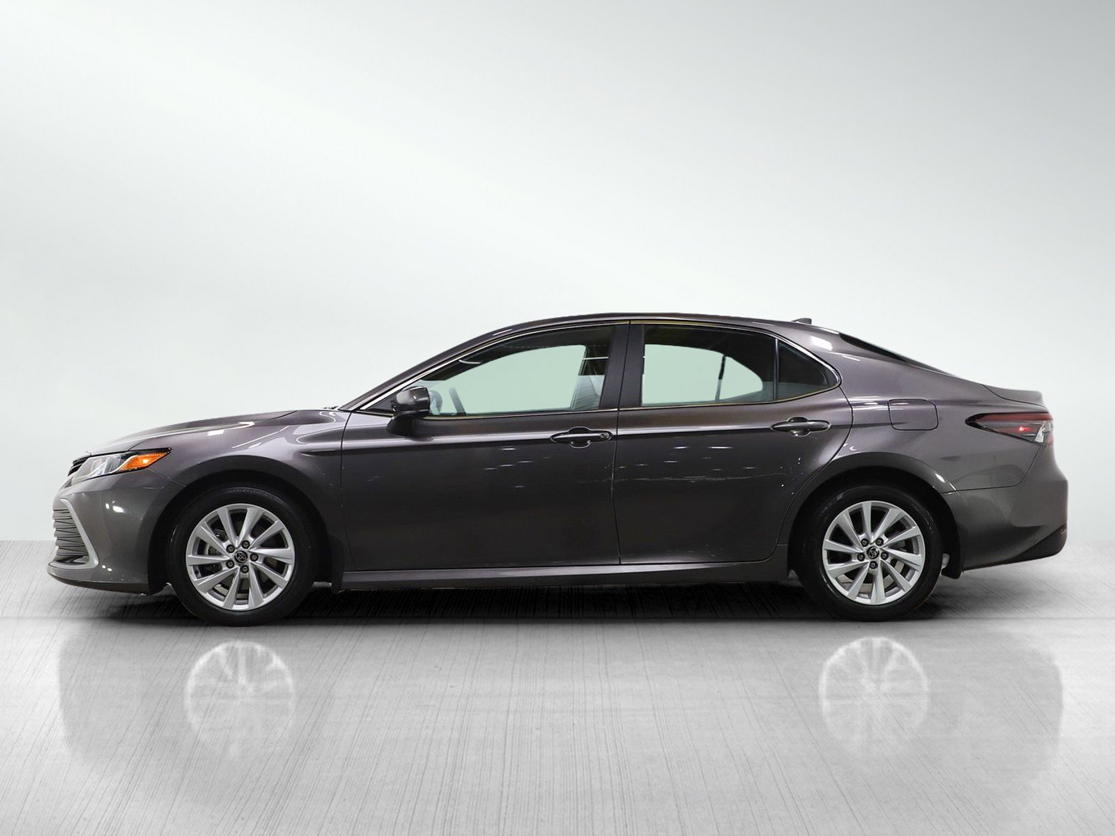 Used 2023 Toyota Camry LE w/ Protection Package (Q2) (TMS) FWD image 2