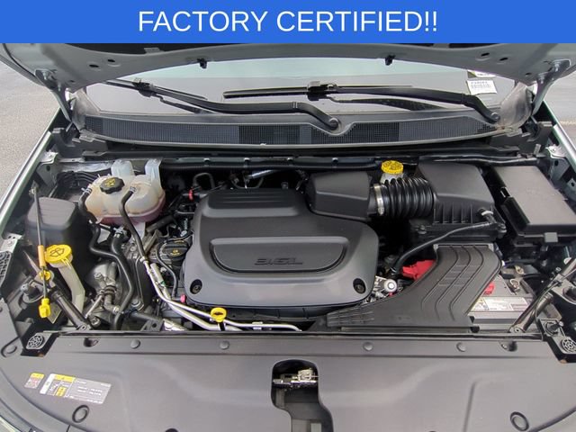 Certified 2024 Chrysler Pacifica Touring-L FWD image 35