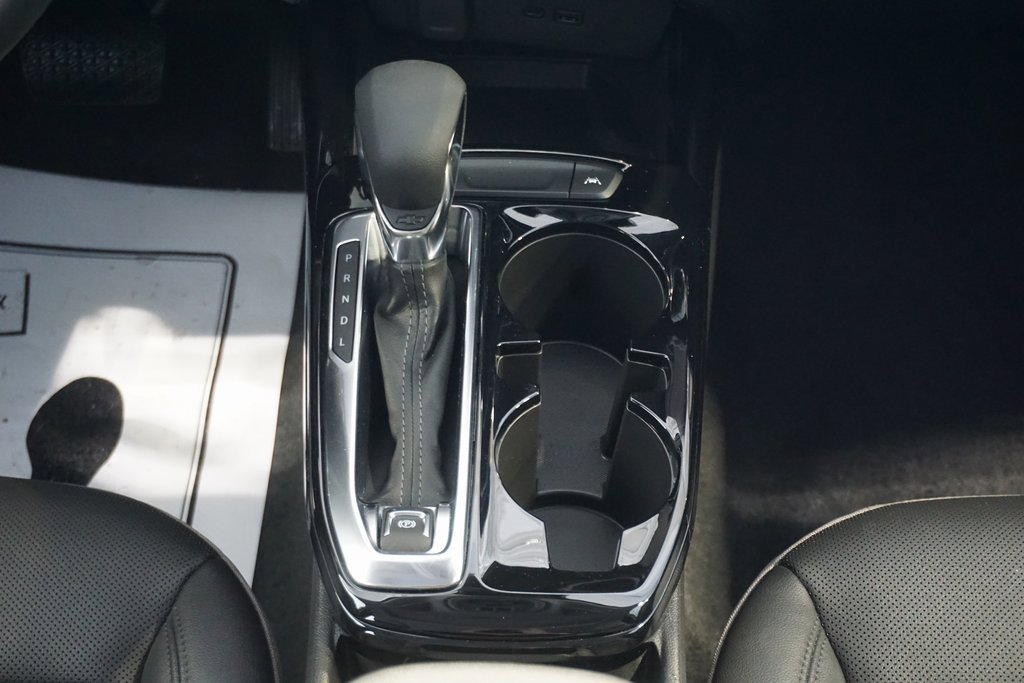 Used 2025 Chevrolet Trax ACTIV w/ Sunroof Package image 32