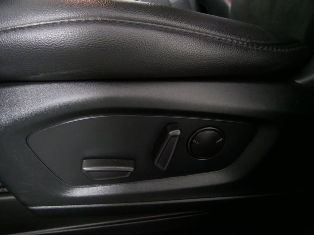 Used 2023 Ford Explorer ST-Line image 15