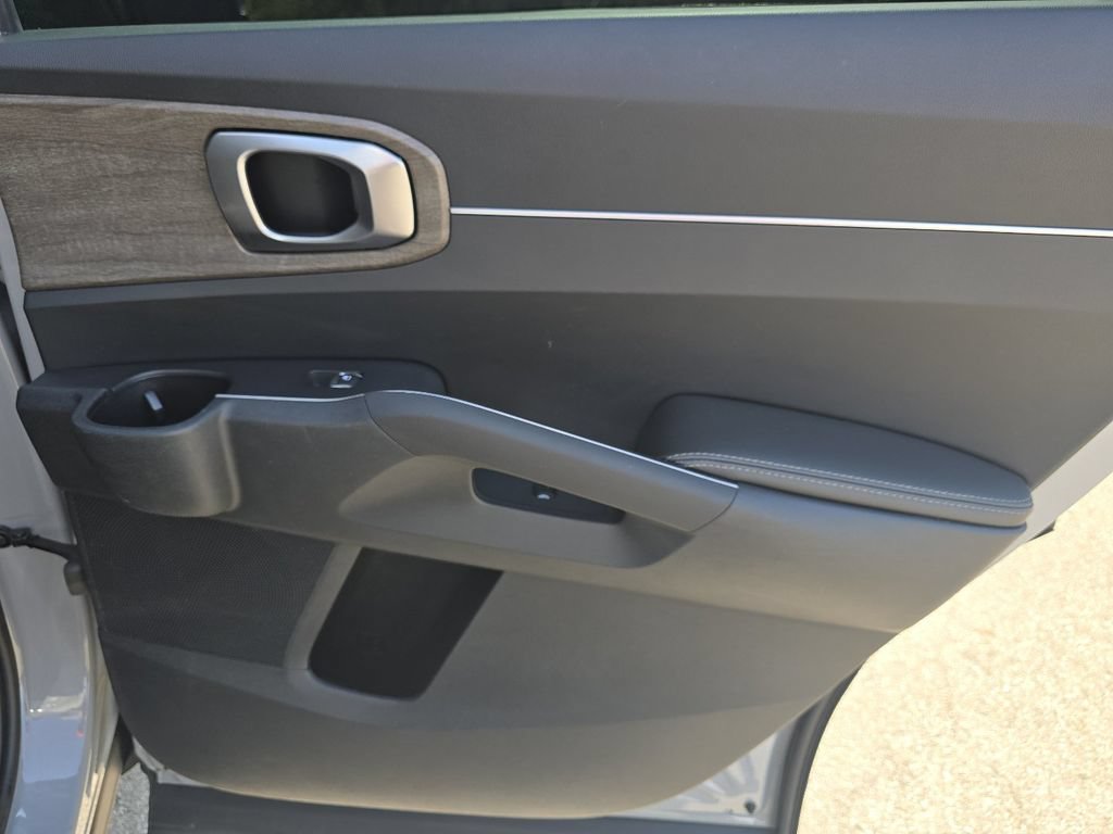 Used 2022 Kia Sorento S w/ Panoramic Sunroof Package AWD/4WD image 23