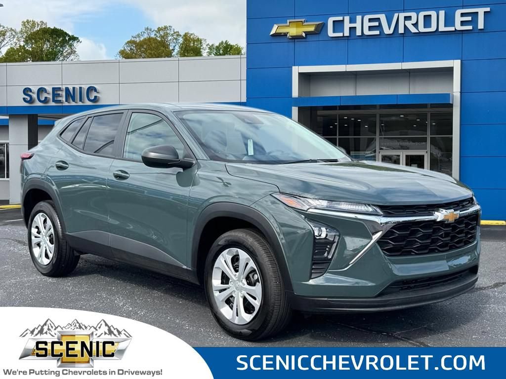Used 2026 Chevrolet Trax LS FWD image 1