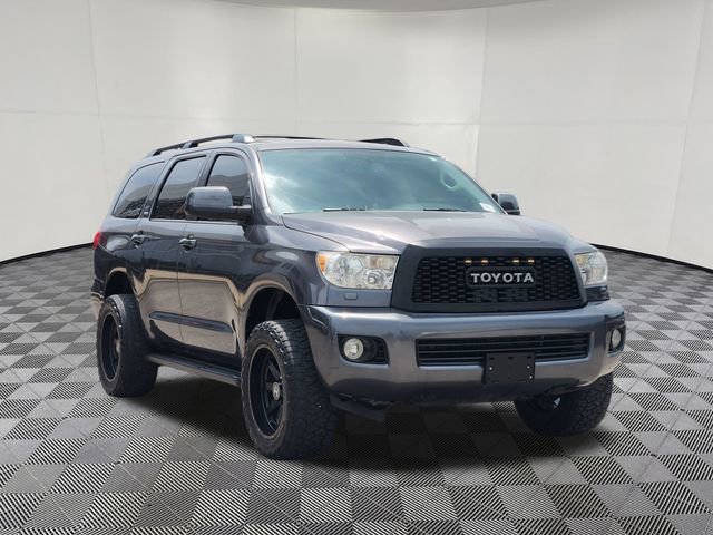 Used 2015 Toyota Sequoia SR5 w/ Premium Package RWD image 2