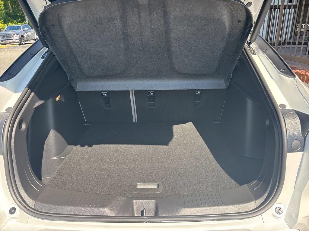 Used 2025 Buick Envista Avenir FWD image 30