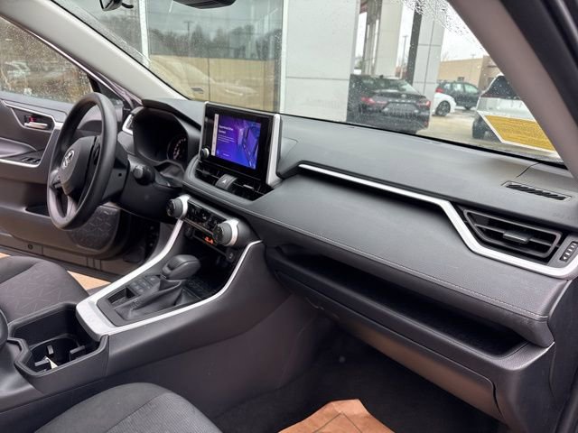 Used 2025 Toyota RAV4 XLE AWD/4WD image 31