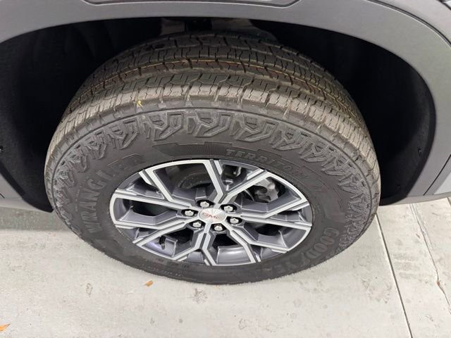 New 2026 GMC Acadia AT4 image 4