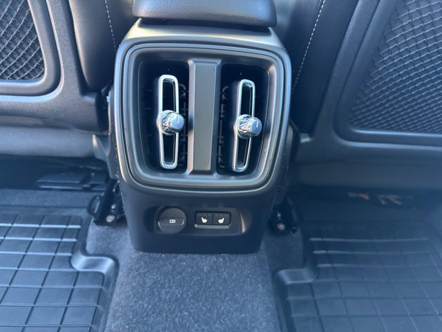 Used 2021 Volvo XC40 T5 Momentum w/ Premium Package AWD/4WD image 29