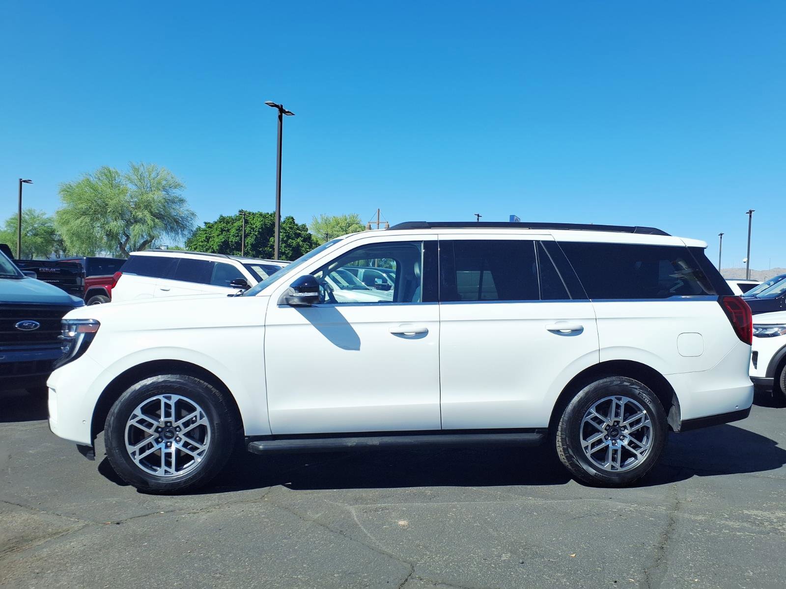 Certified 2025 Ford Expedition Active image 3