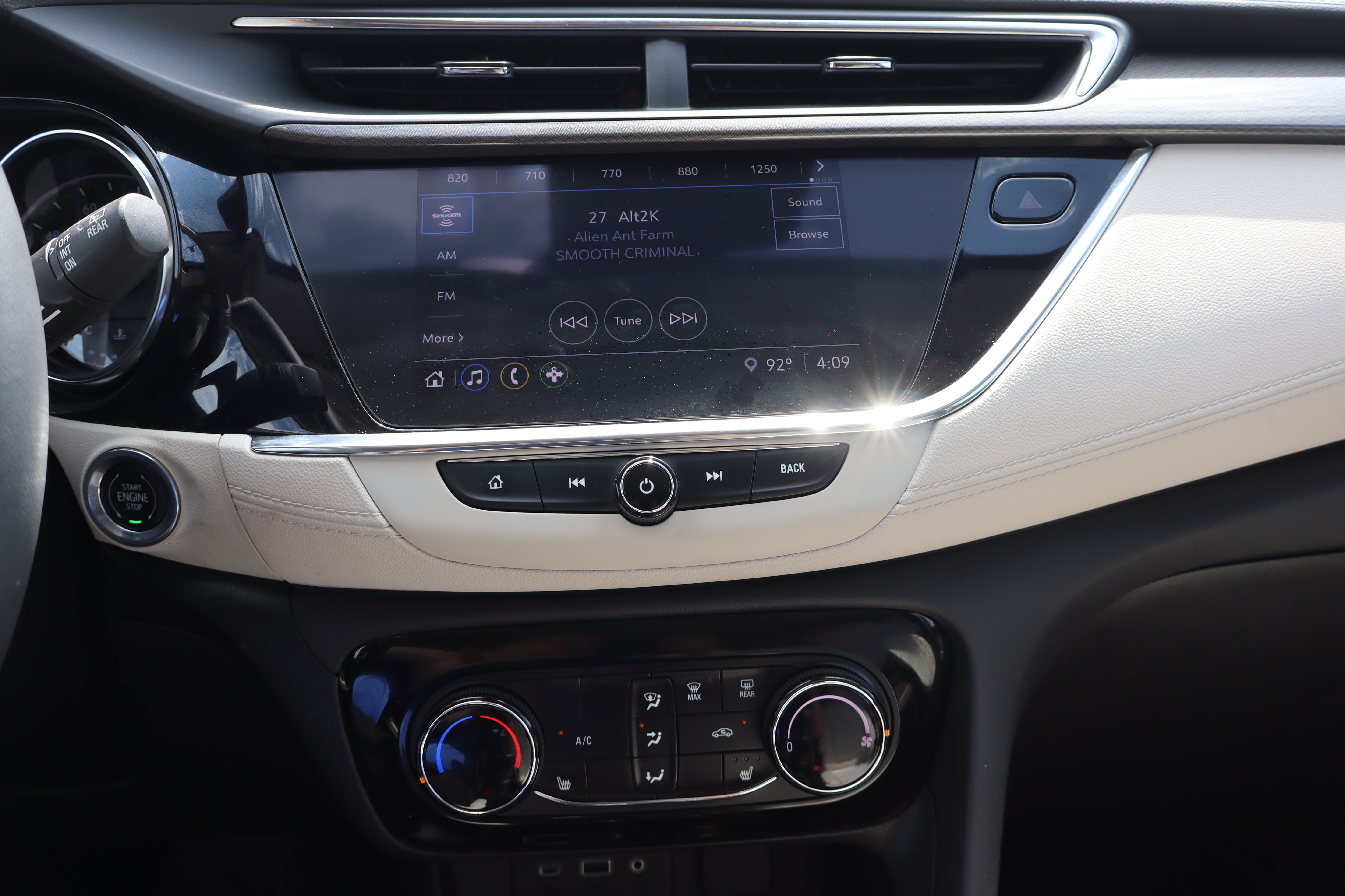Used 2023 Buick Encore GX Preferred w/ Cold Weather Comfort Package FWD image 17