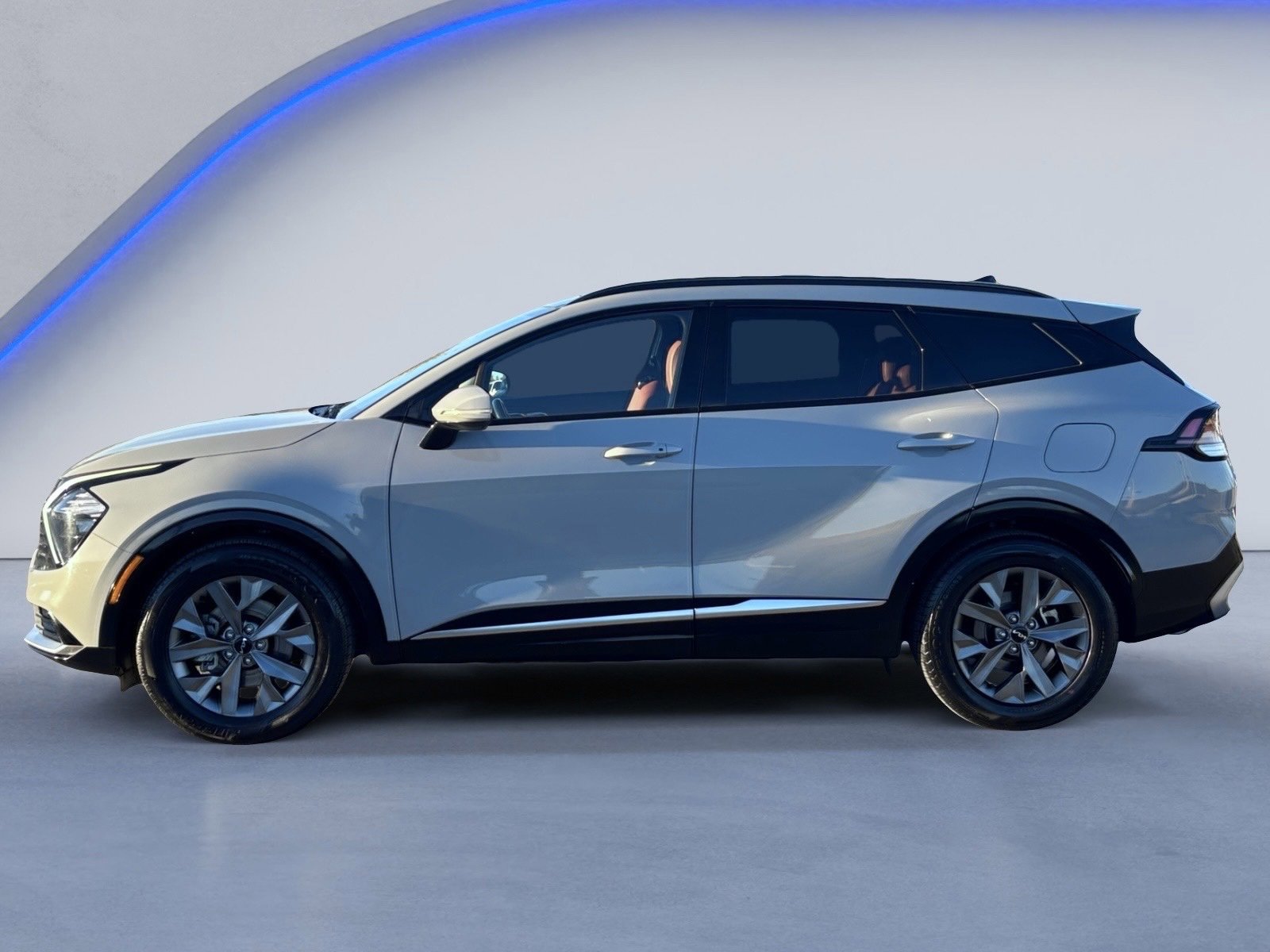 Used 2023 Kia Sportage SX image 2