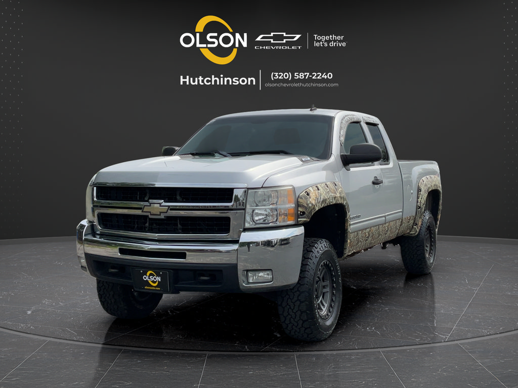 Used 2010 Chevrolet Silverado 2500 LT w/ Interior Plus Package AWD/4WD image 2