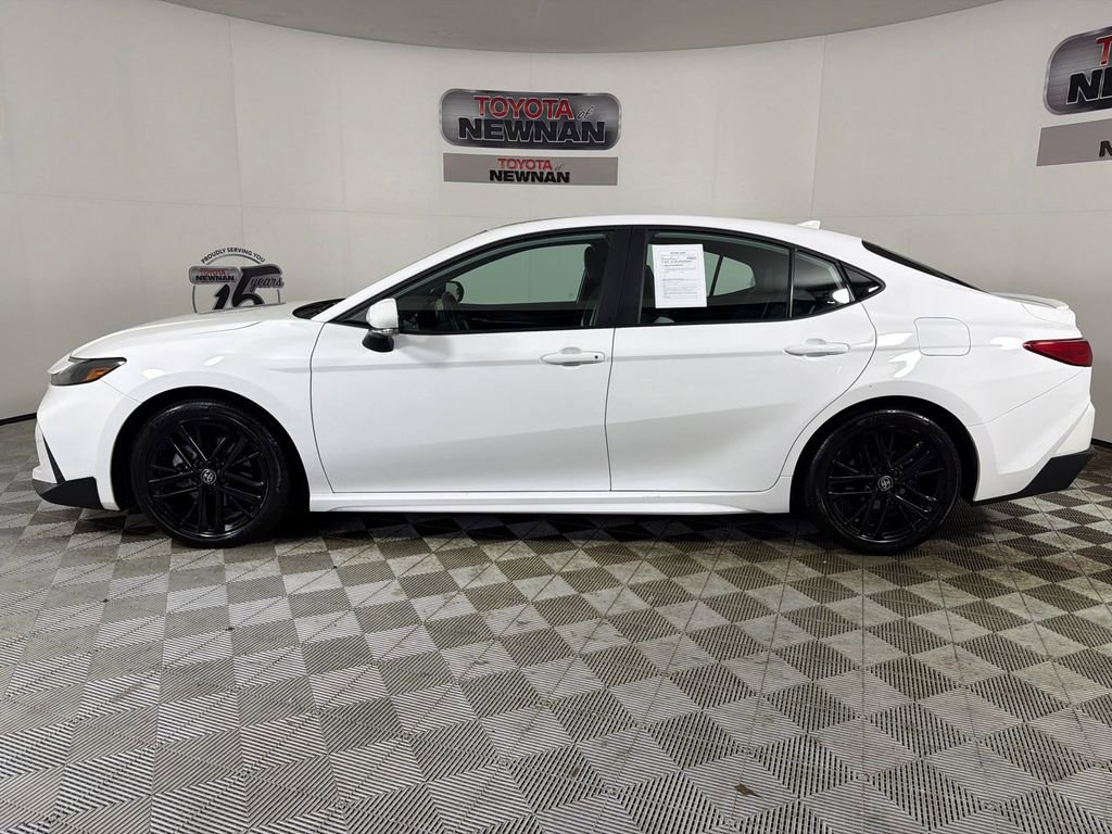 Used 2025 Toyota Camry SE w/ Convenience Package image 6