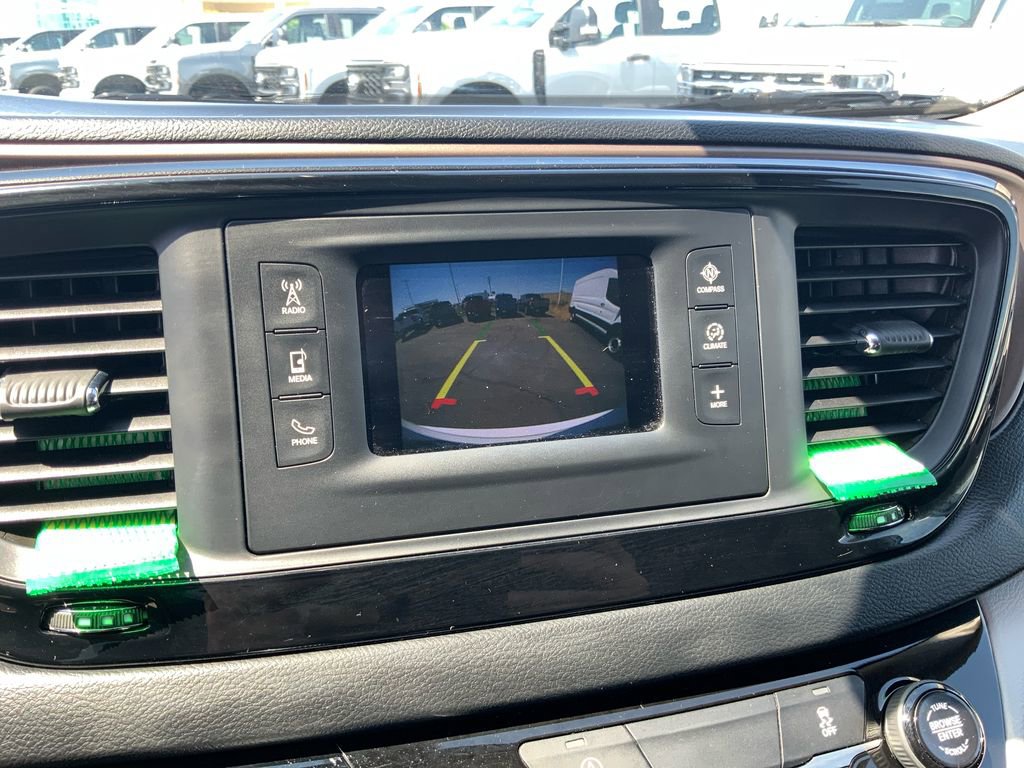 Used 2017 Chrysler Pacifica LX FWD image 32