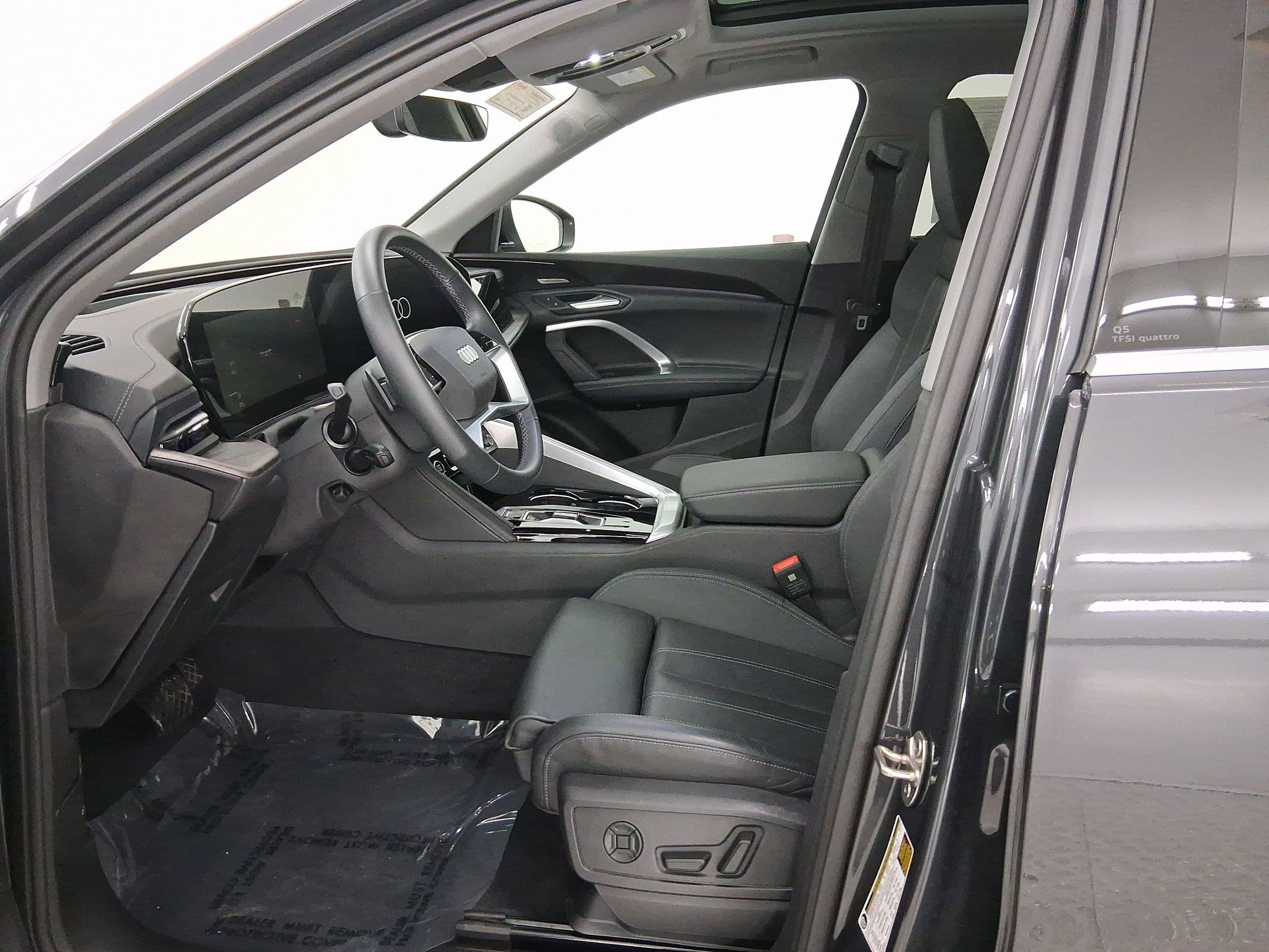 Used 2025 Audi Q5 Premium Plus w/ Premium Plus image 5