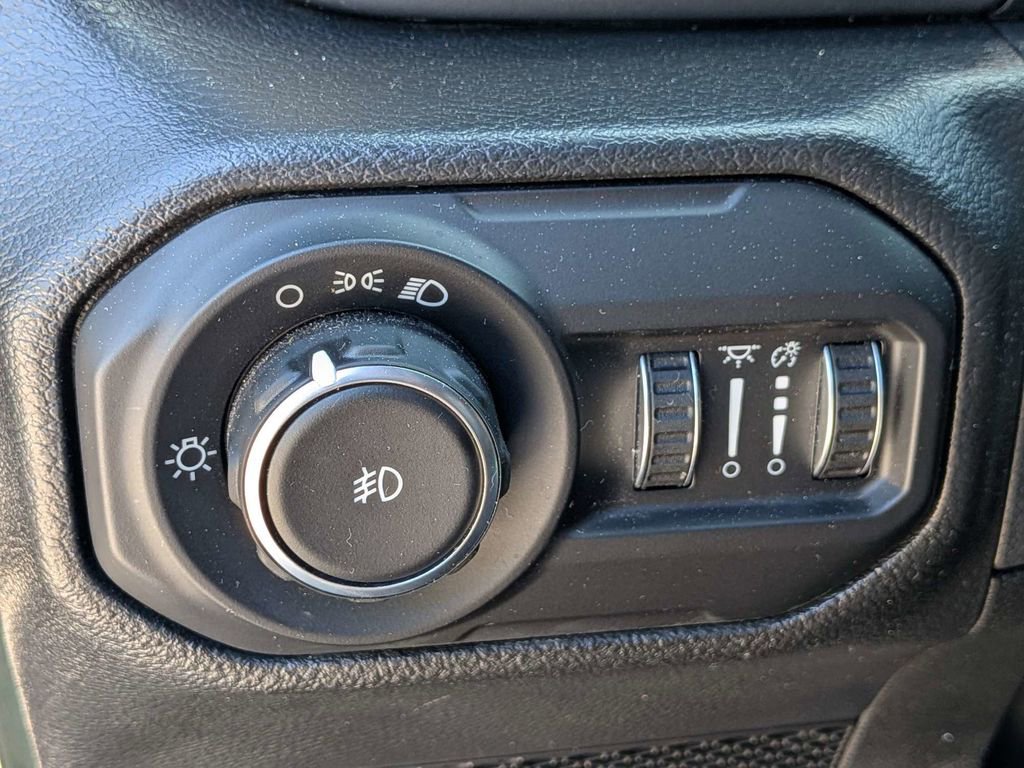 Used 2022 Jeep Wrangler Sport image 24