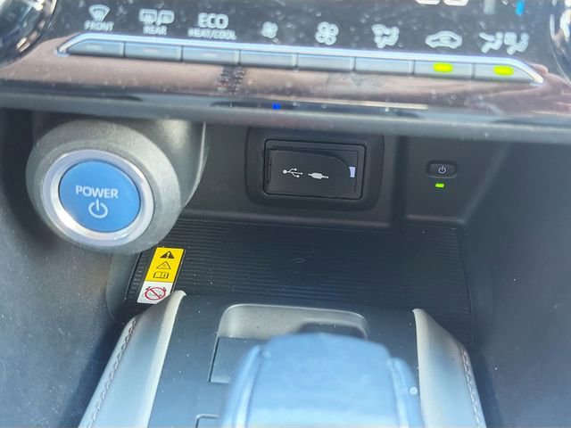 Used 2021 Toyota Venza LE AWD/4WD image 29