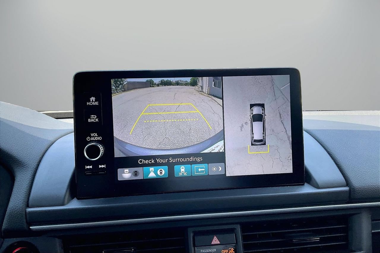 Used 2025 Honda Pilot Elite image 15