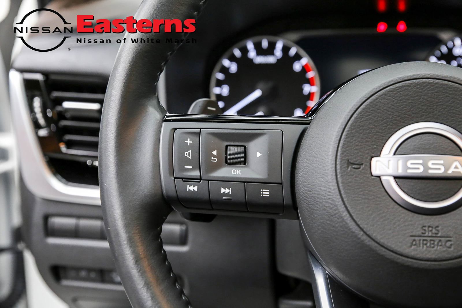 Used 2023 Nissan Rogue SL w/ SL Premium Package image 15