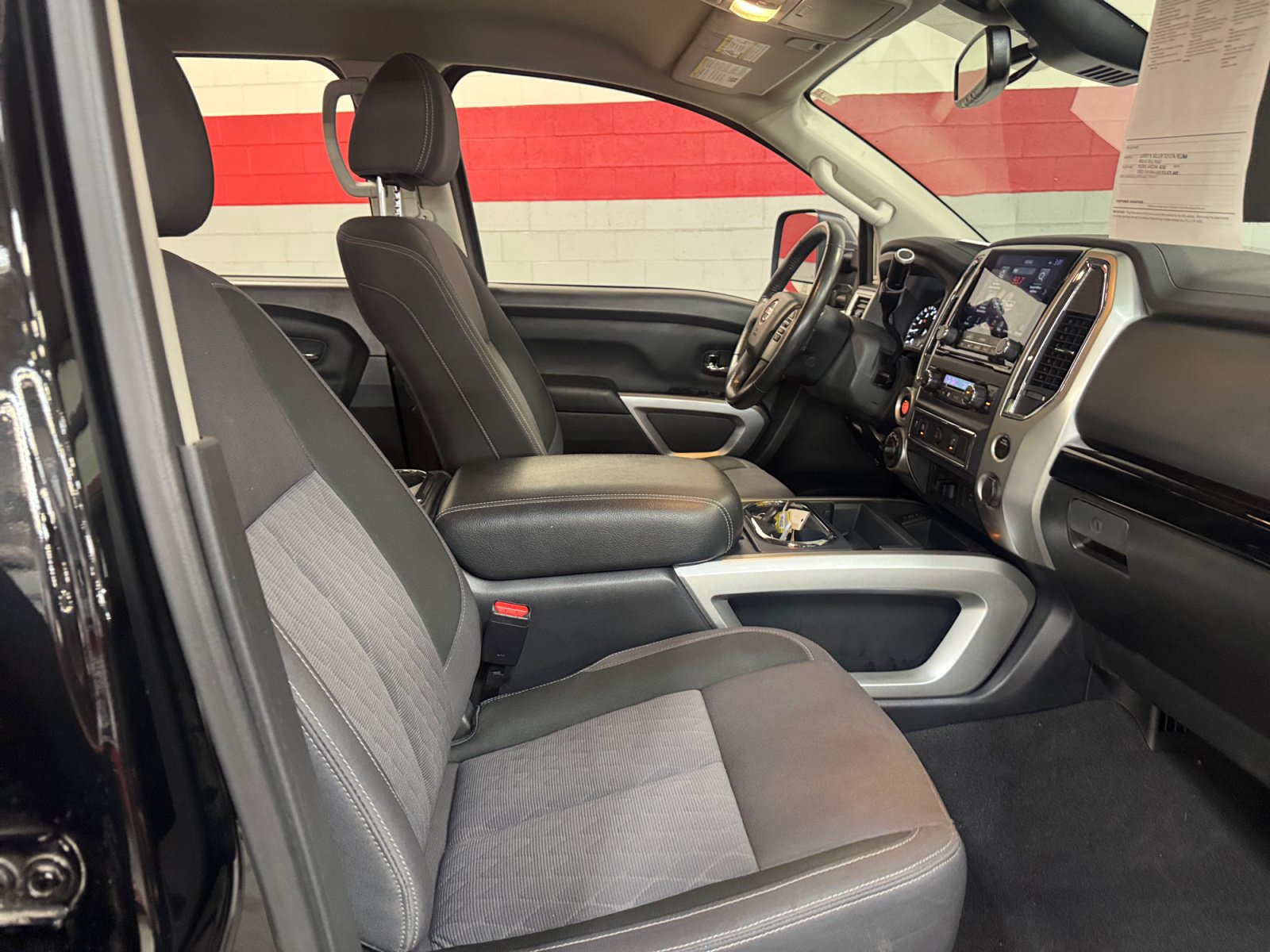 Used 2020 Nissan Titan SV w/ SV Convenience Package AWD/4WD image 19