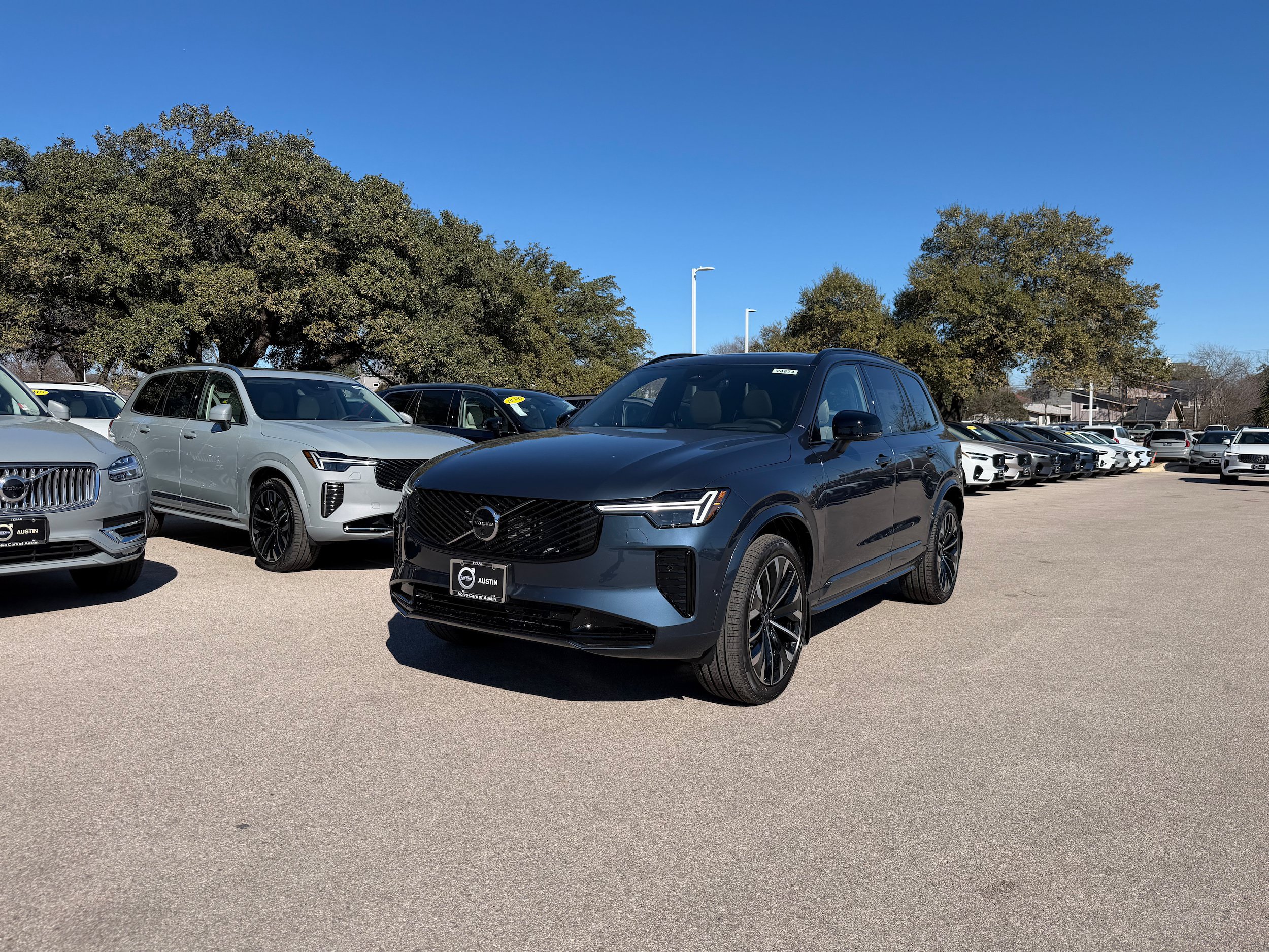 New 2026 Volvo XC90 B6 Ultra w/ Lounge Package AWD/4WD image 2