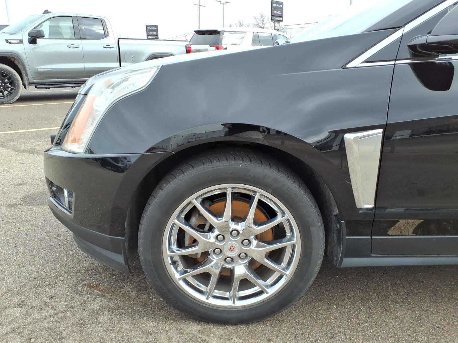 Used 2014 Cadillac SRX Performance w/ Driver Awareness Package image 24