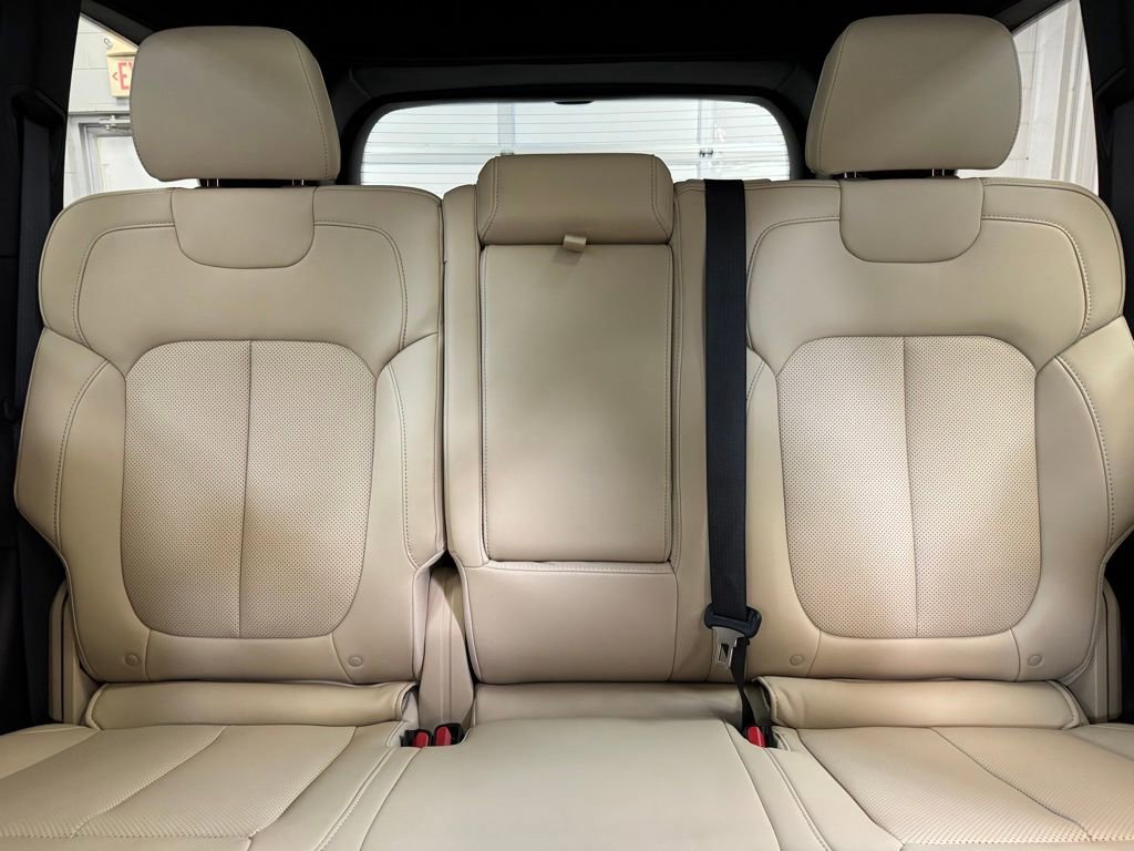 Used 2025 Jeep Grand Cherokee Limited 4xe w/ Luxury Tech Group II image 14