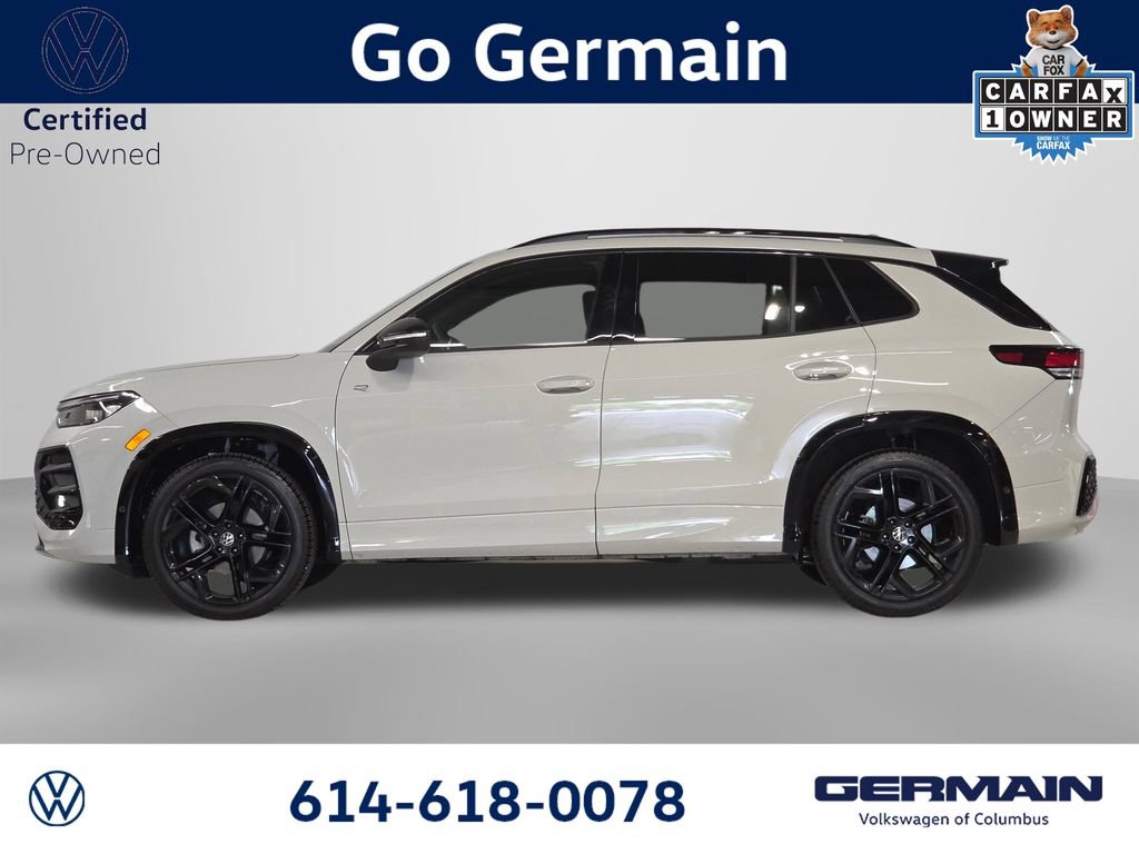 Certified 2025 Volkswagen Tiguan SE R-Line FWD image 11