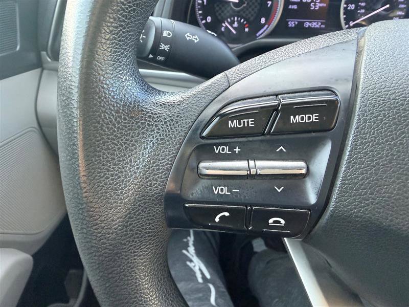 Used 2019 Hyundai Elantra SE image 21