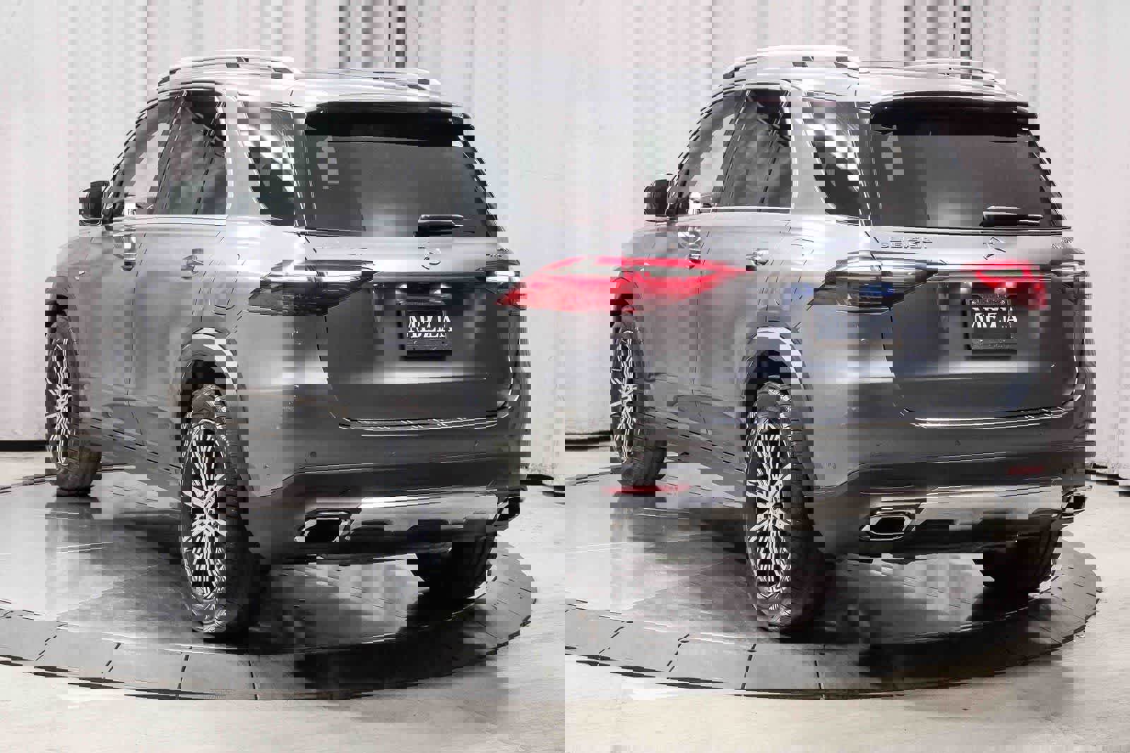 Used 2025 Mercedes-Benz GLE 450e 4MATIC image 2