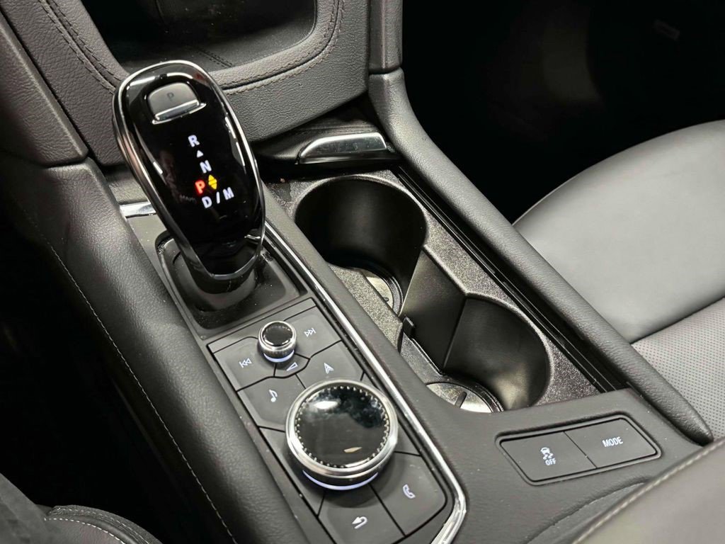 Certified 2025 Cadillac XT6 Premium Luxury image 26