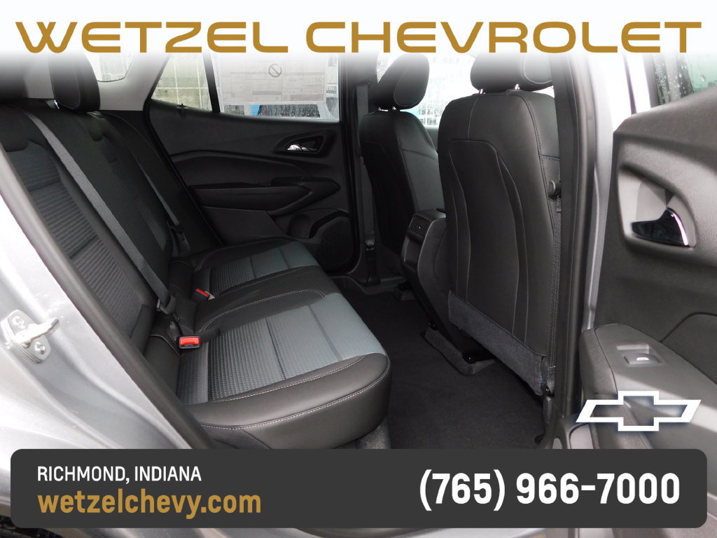 New 2026 Chevrolet Trax LT w/ Midnight Edition FWD image 19