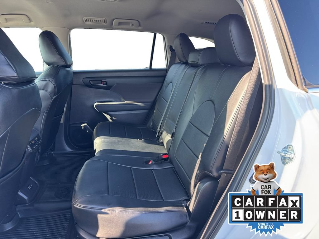 Used 2021 Toyota Highlander L FWD image 13