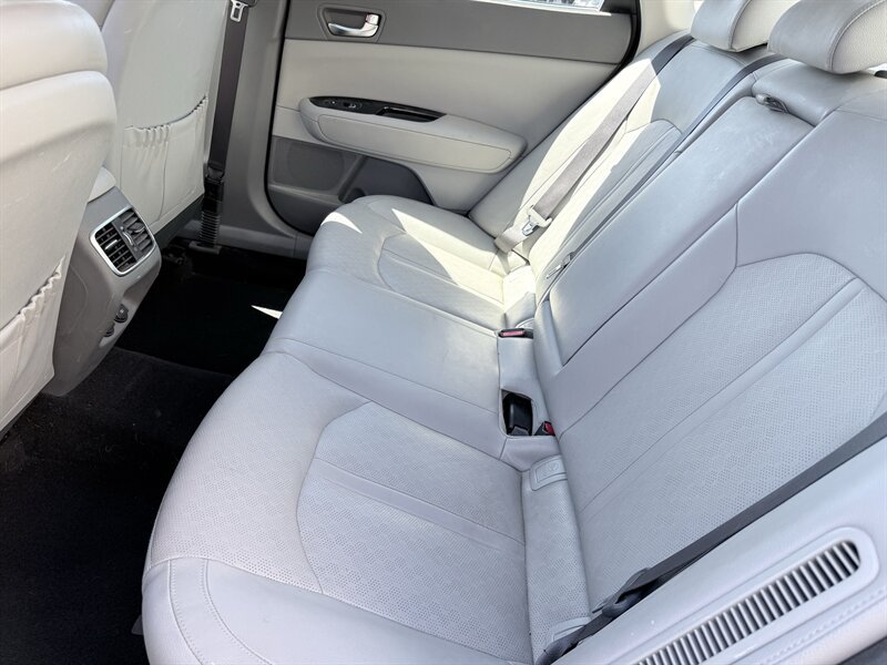 Used 2017 Kia Optima EX w/ Technology Package FWD image 20