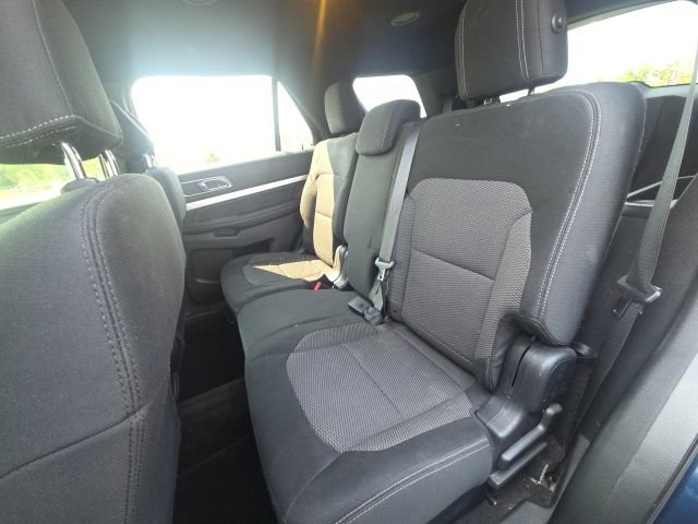 Used 2016 Ford Explorer XLT AWD/4WD image 17