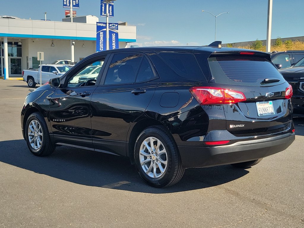 Used 2021 Chevrolet Equinox LS FWD image 2