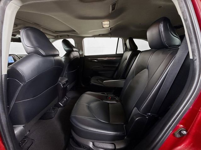 Used 2022 Toyota Highlander Limited image 9