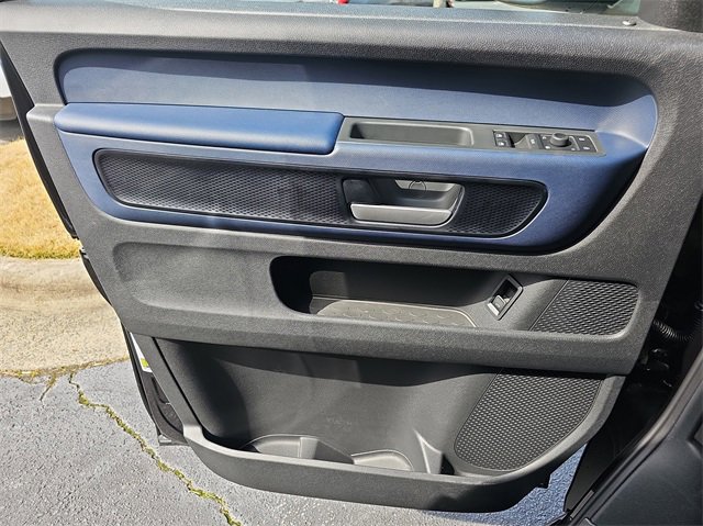 New 2025 Volkswagen ID. Buzz Pro S image 28