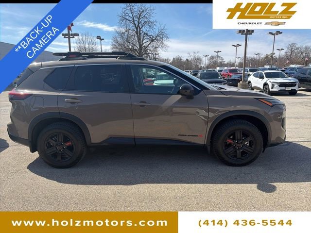 Used 2025 Nissan Rogue SV image 4