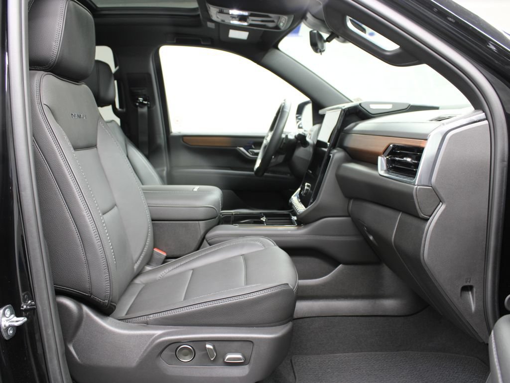 Used 2025 GMC Yukon Denali w/ Denali Reserve Package AWD/4WD image 41