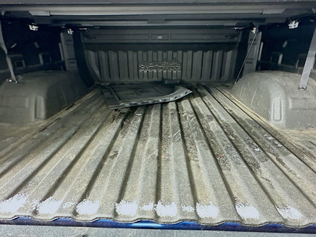 Used 2022 Chevrolet Silverado 1500 High Country w/ High Country Premium Package image 35