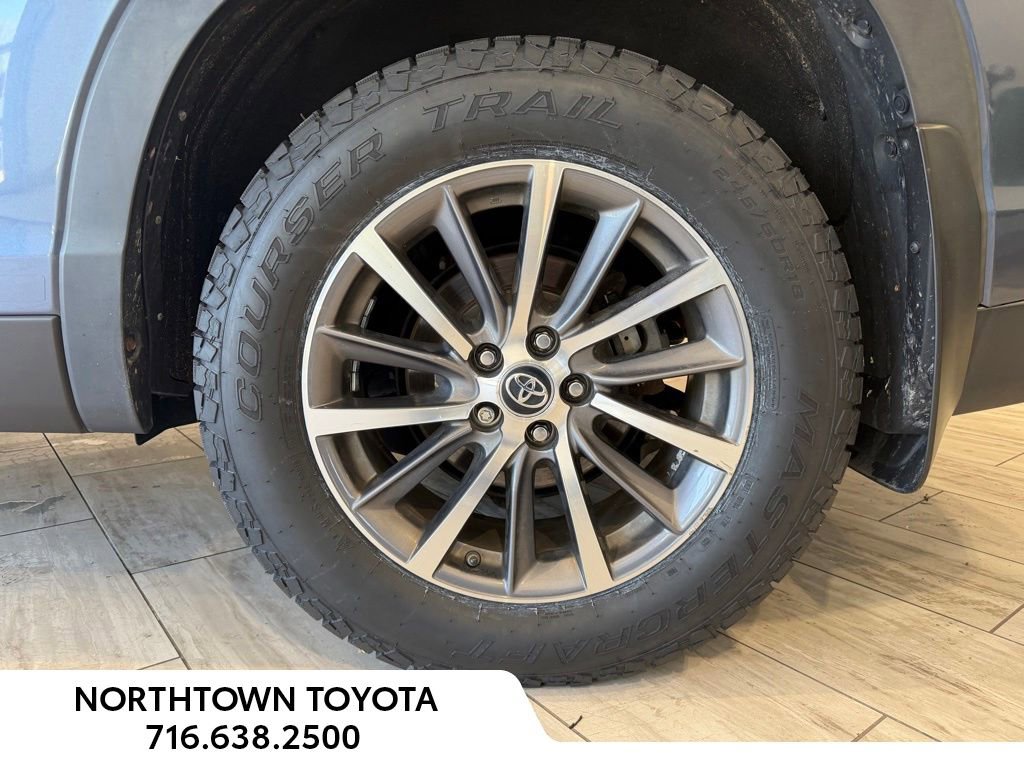 Used 2019 Toyota Highlander XLE w/ Protection Package #3 AWD/4WD image 7