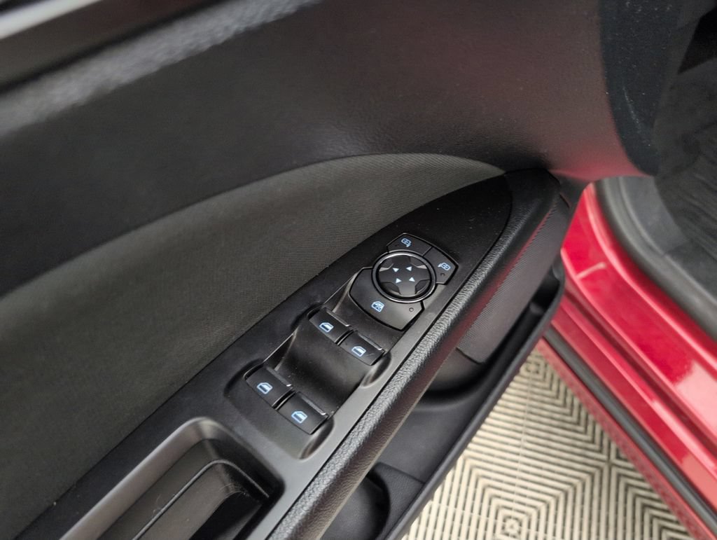 Used 2018 Ford Fusion SE w/ Equipment Group 201A FWD image 30