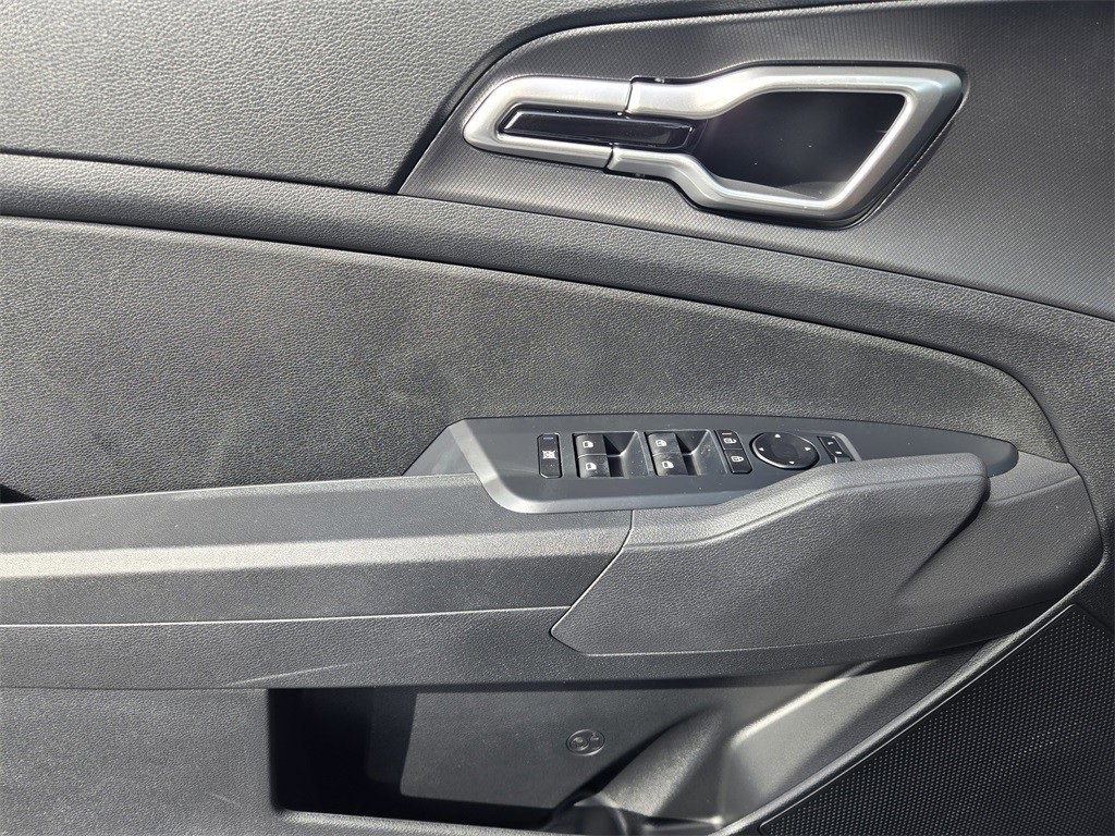 New 2026 Kia Sportage LX image 16